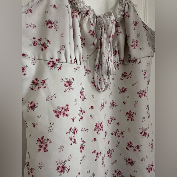 Red Floral Mini Cottage Dress With Ties in Extra Small - Picture 4 of 10